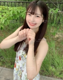 🌸 透明感あふれる純粋な笑顔，小柄で華奢、だけどBカップの可愛らしさ